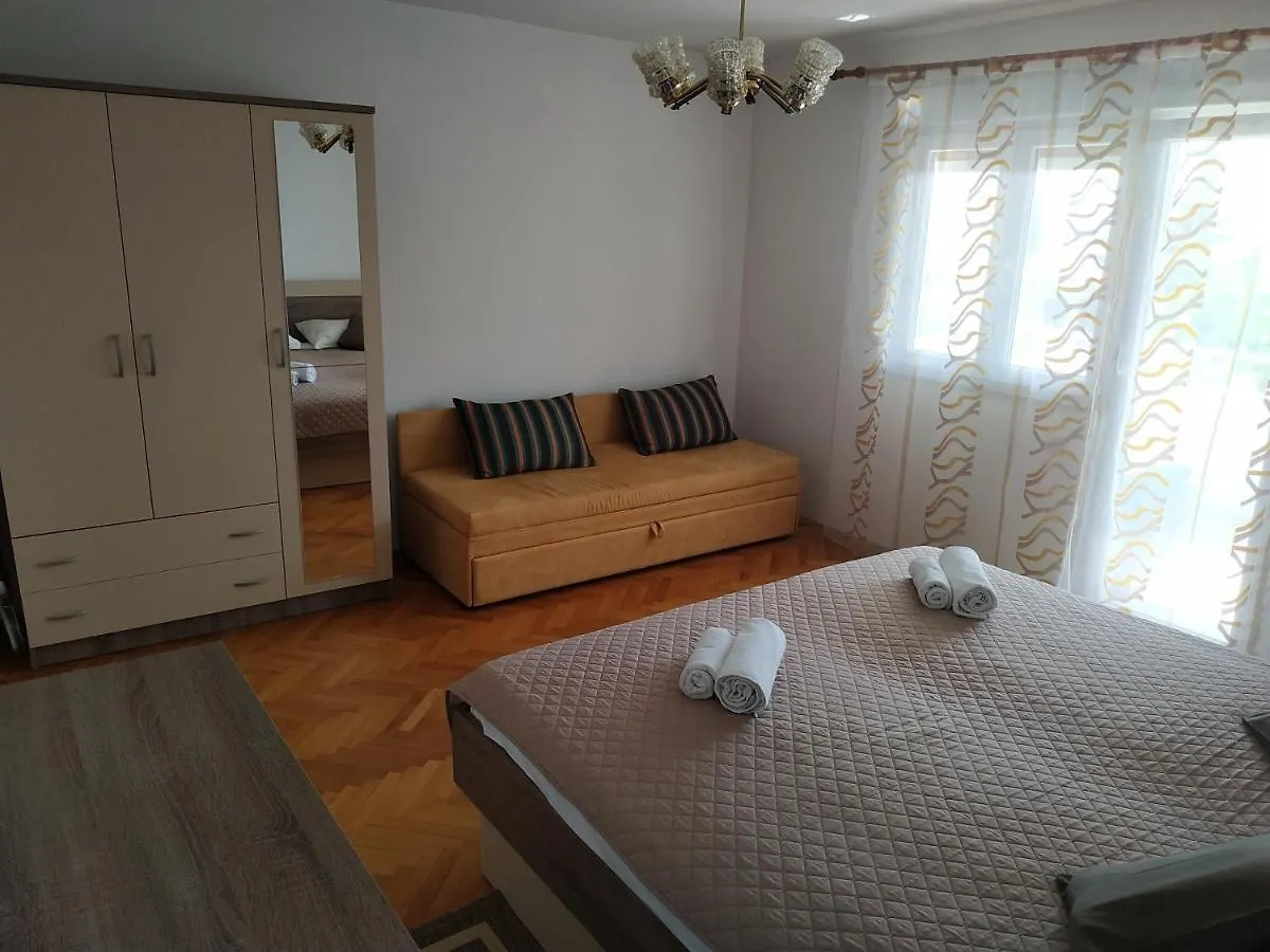 Buto Br. 2 Apartment Crikvenica